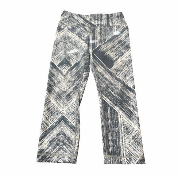 Lululemon Wunder Under Crop II Leggings Size 6 Heat Wave pattern, black/white. - Picture 1 of 3